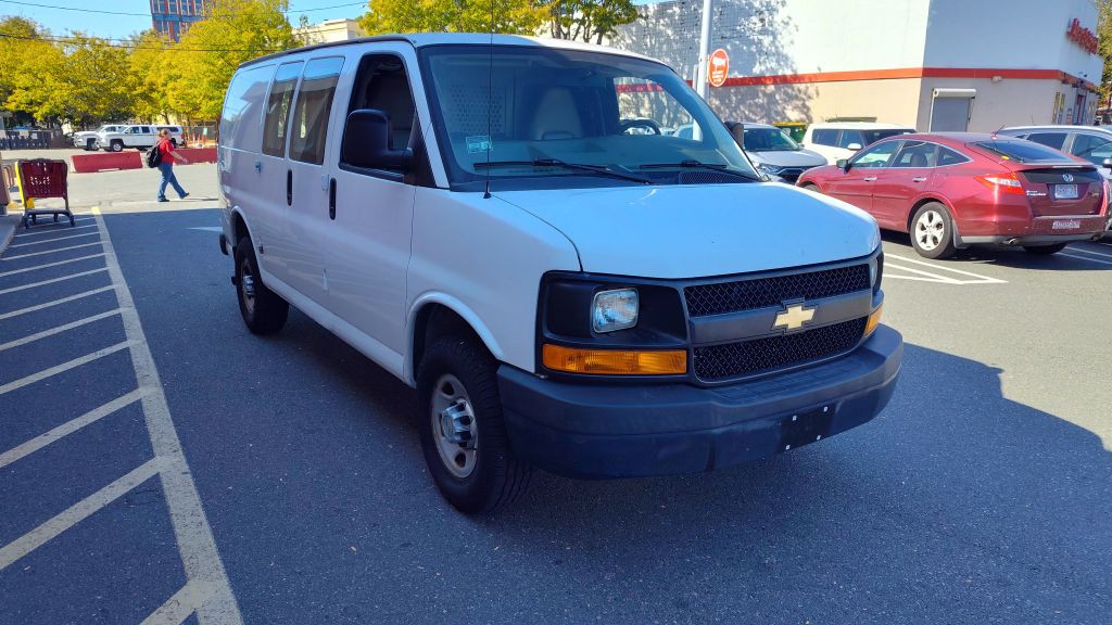 2014 Chevrolet Express Image 4
