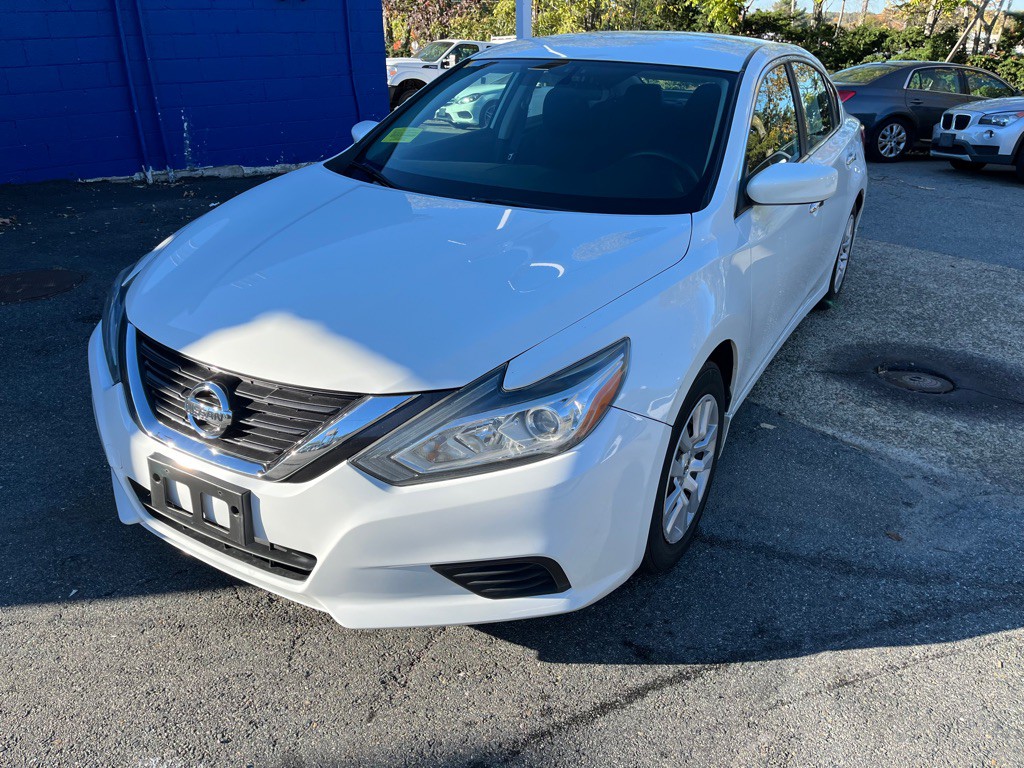2017 Nissan Altima Image 2