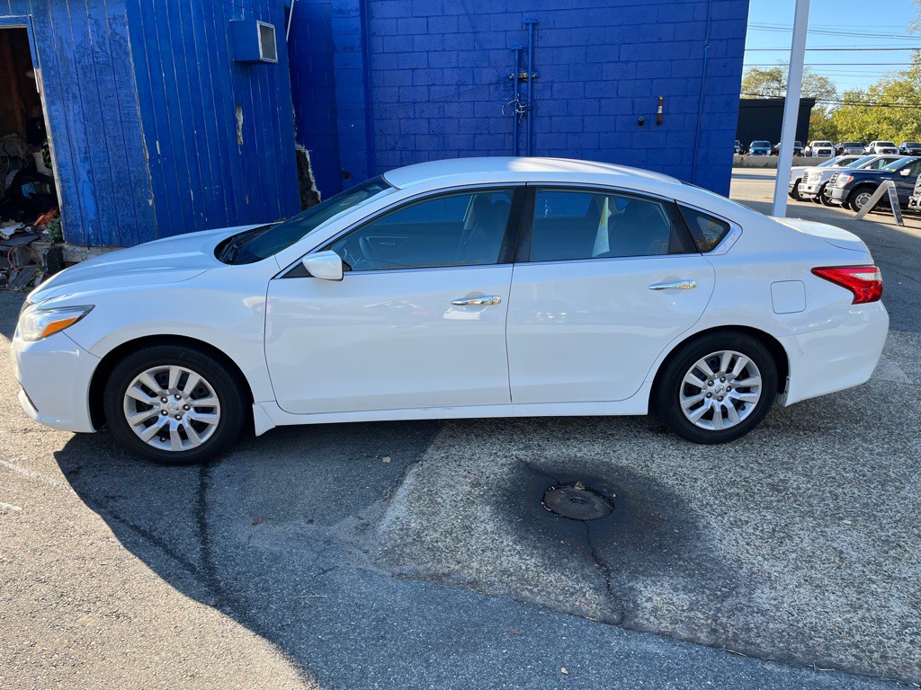 2017 Nissan Altima Image 3