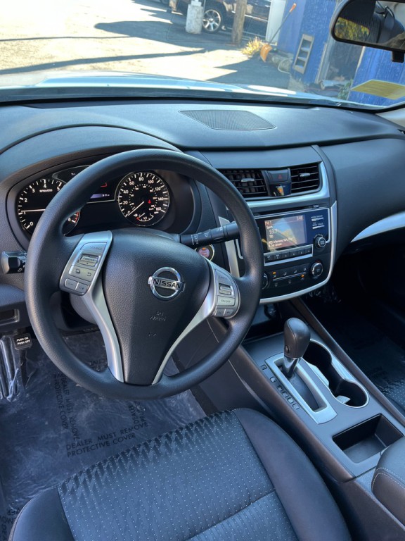 2017 Nissan Altima Image 11
