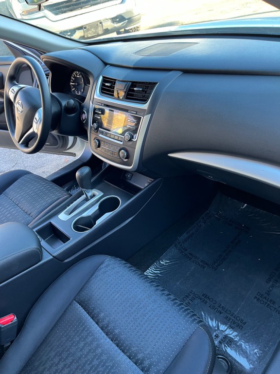 2017 Nissan Altima Image 15