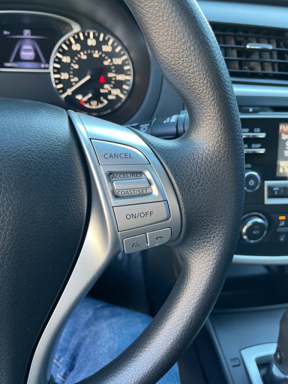 2017 Nissan Altima Image 18