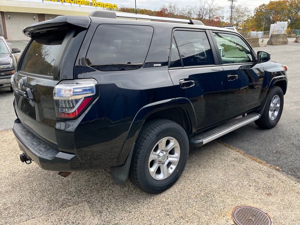 2021 Toyota 4Runner Image 8
