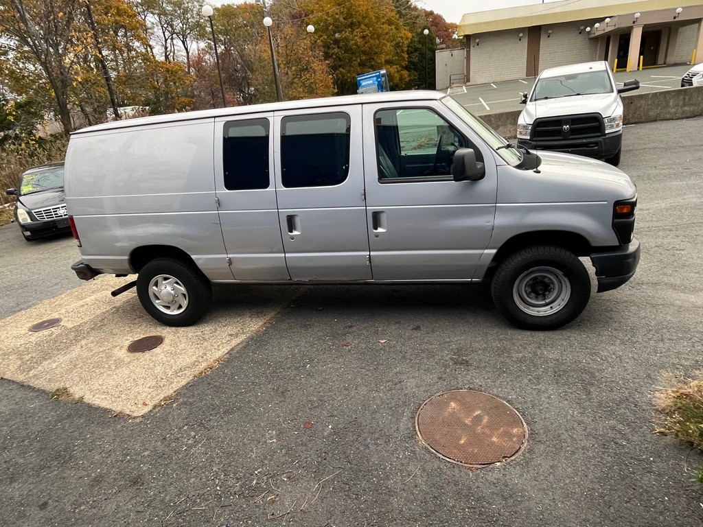 2011 Ford Econoline Image 6