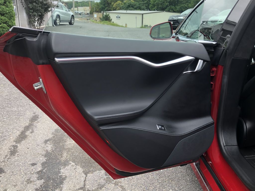 2017 Tesla Model S Image 12