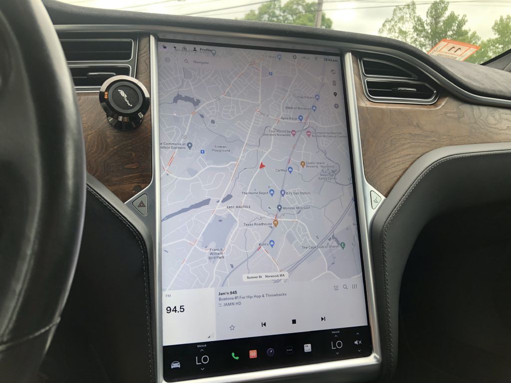 2017 Tesla Model S Image 22