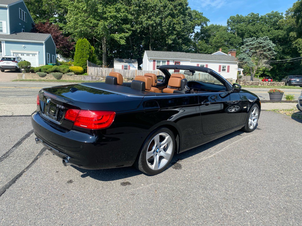 2013 BMW 3 Series Image 16