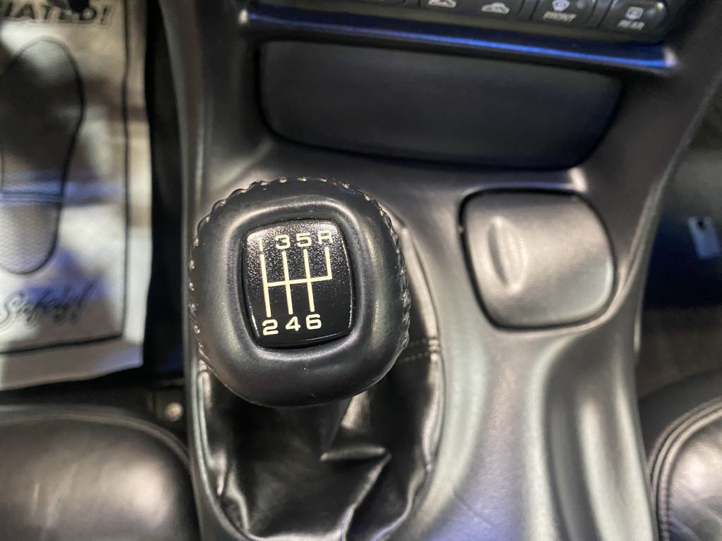 2004 Chevrolet Corvette Image 4