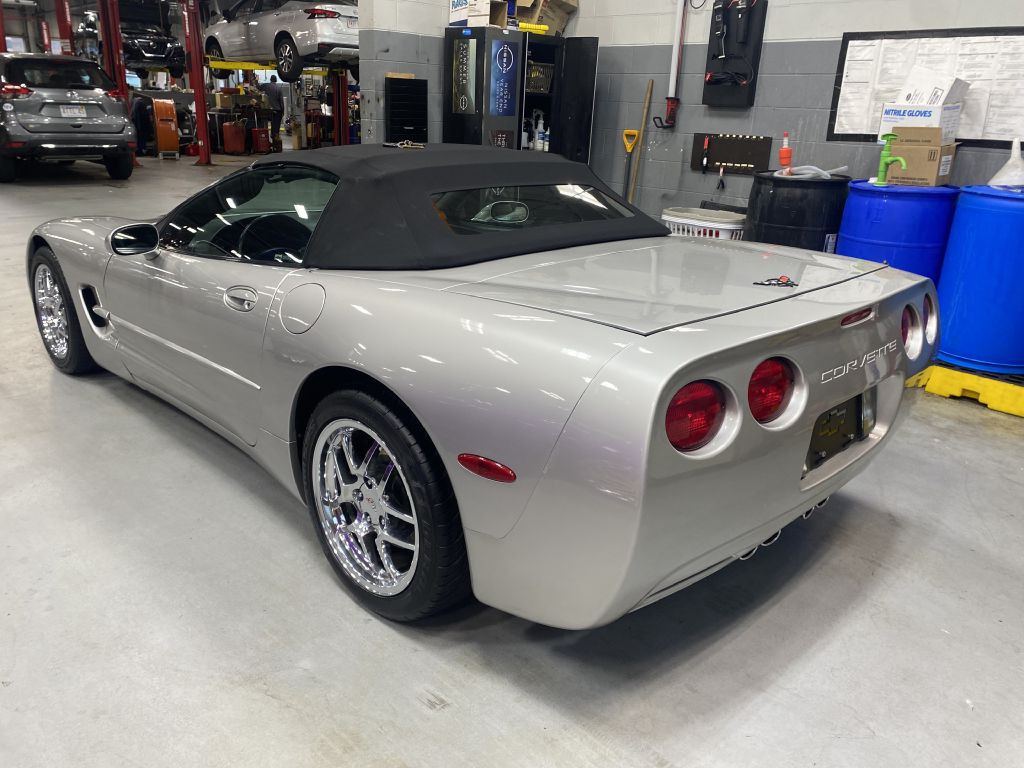 2004 Chevrolet Corvette Image 5