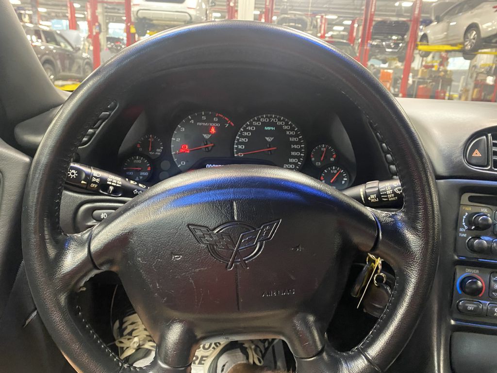 2004 Chevrolet Corvette Image 20