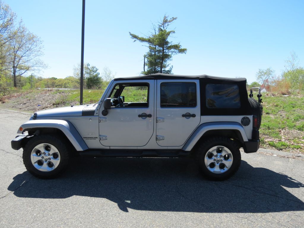 2013 Jeep Wrangler Unlimited Image 2