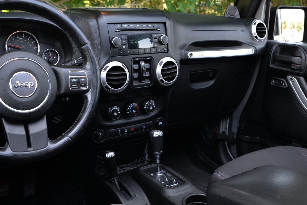 2013 Jeep Wrangler Unlimited Image 20