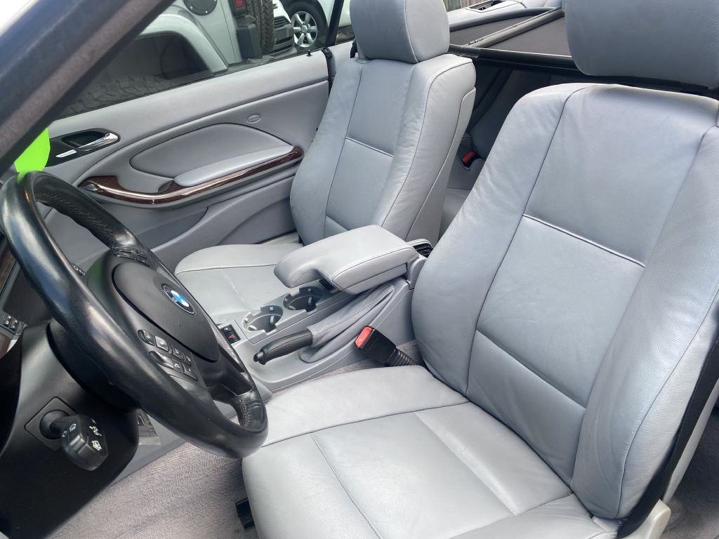 2003 BMW 3 Series Image 30