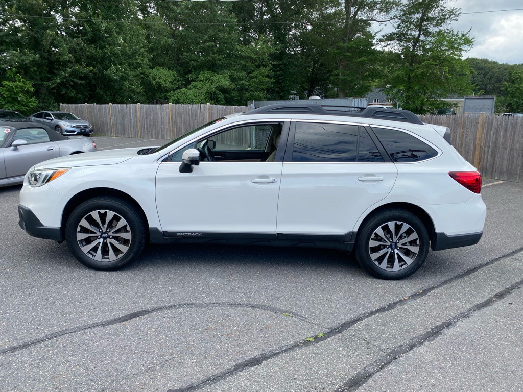 2016 Subaru Outback Image 2