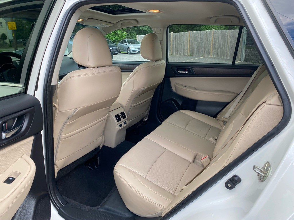 2016 Subaru Outback Image 16