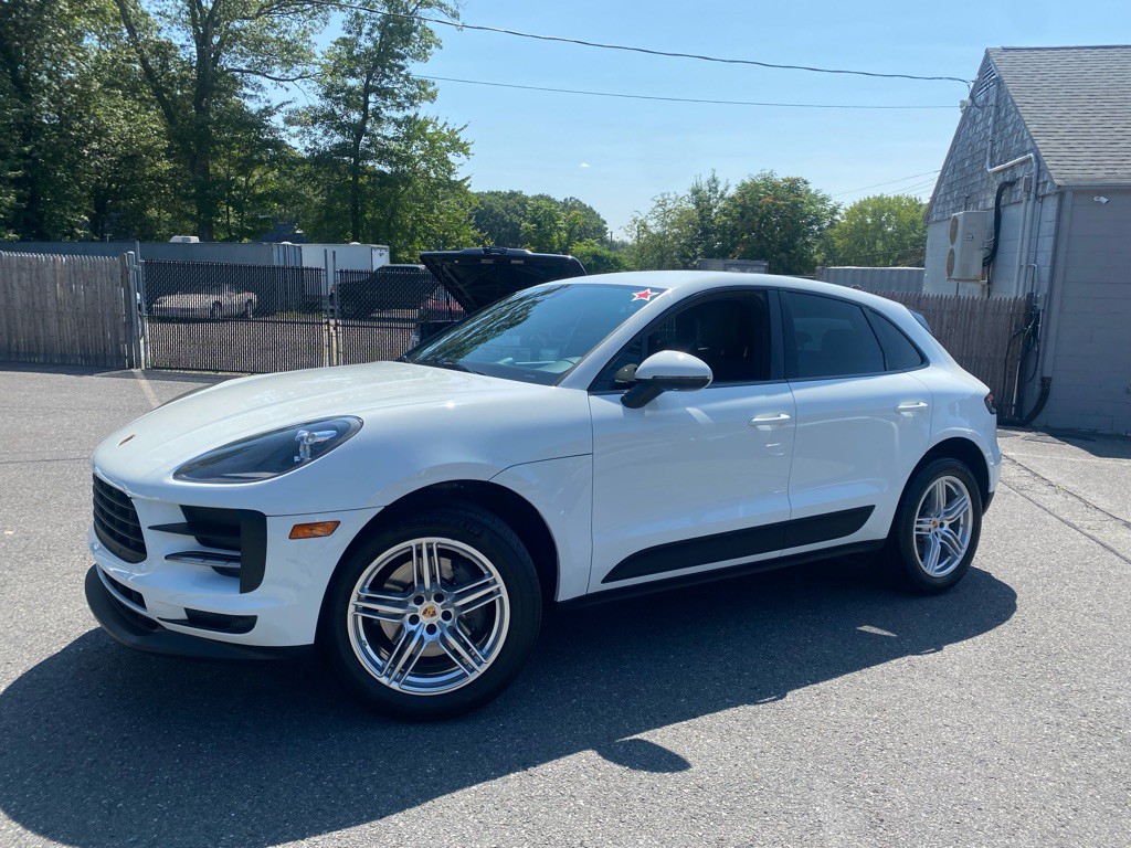 2019 Porsche Macan Image 1