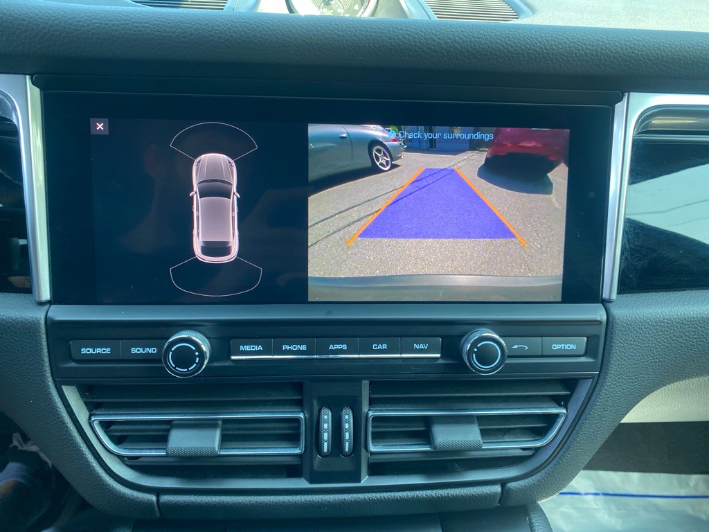 2019 Porsche Macan Image 31