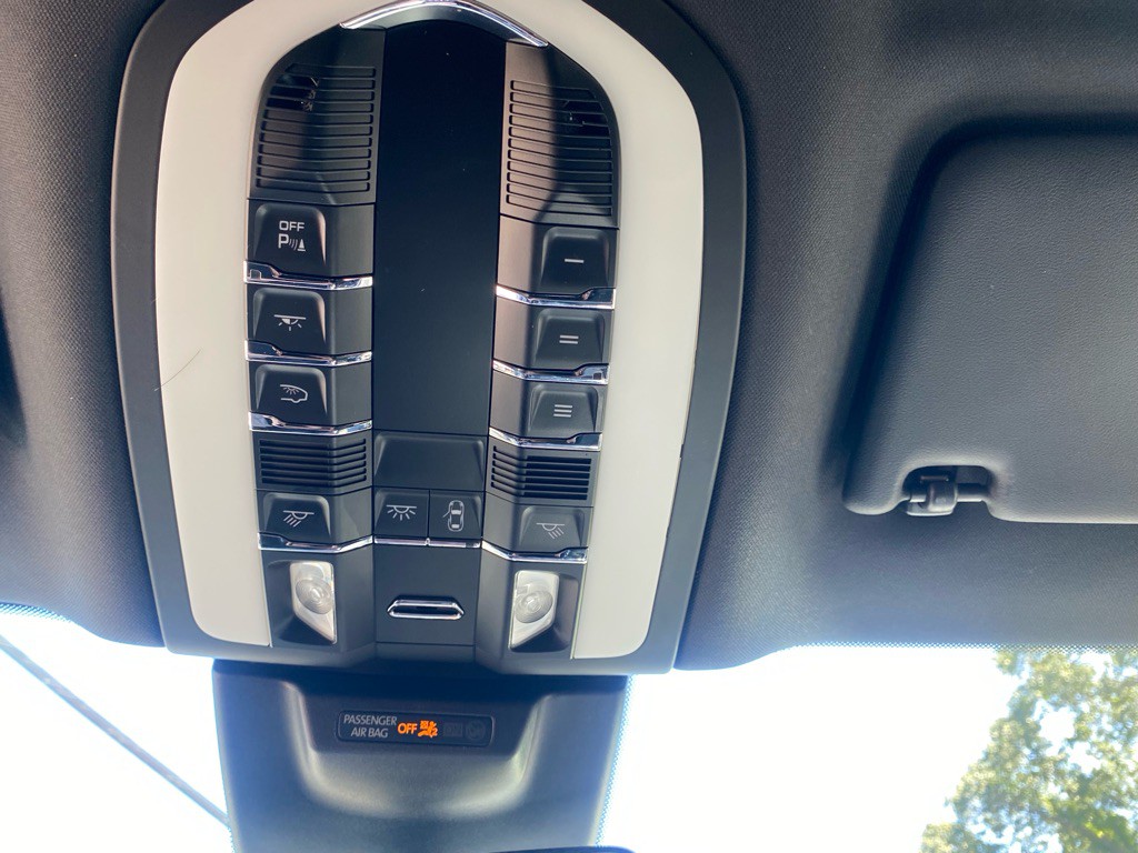 2019 Porsche Macan Image 35