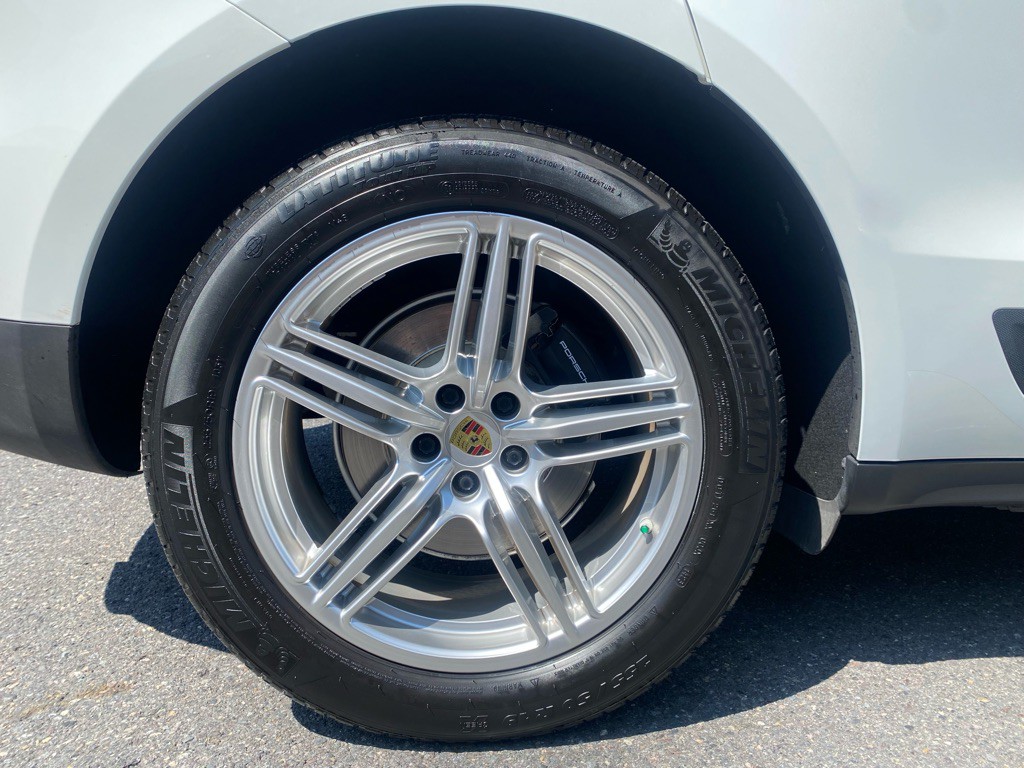 2019 Porsche Macan Image 20