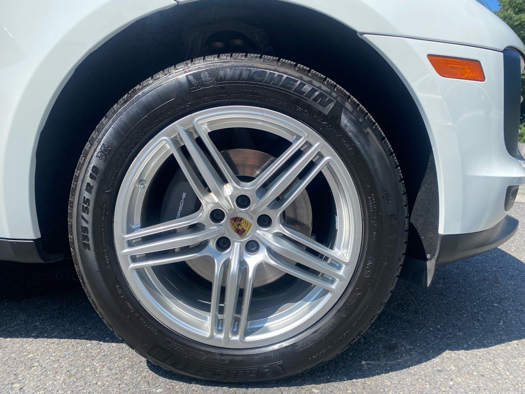 2019 Porsche Macan Image 21