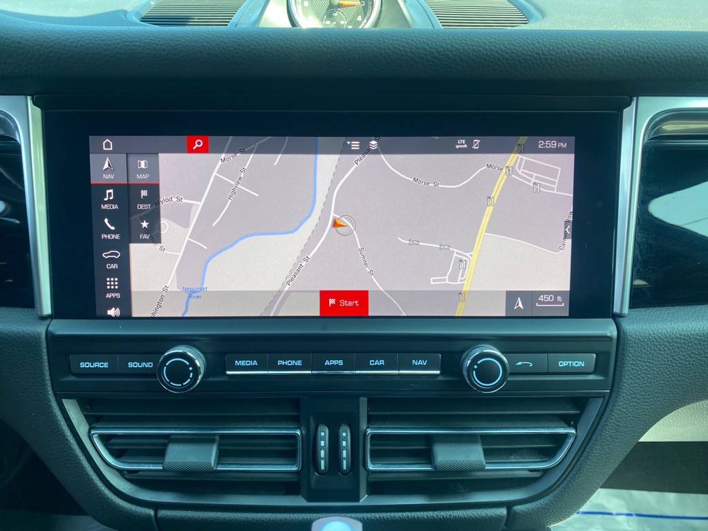 2019 Porsche Macan Image 34