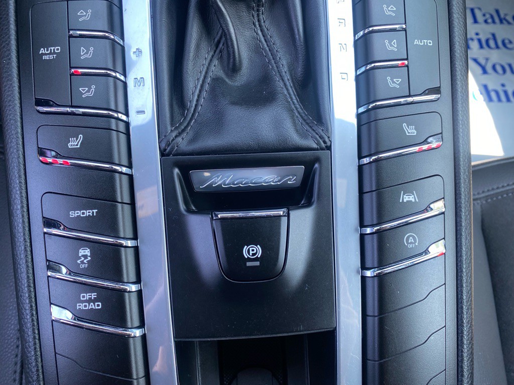 2019 Porsche Macan Image 36