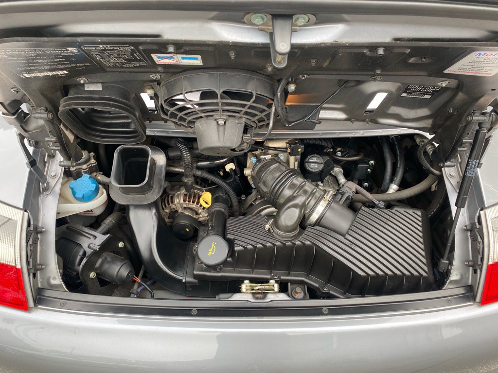 2003 Porsche 911 Image 9