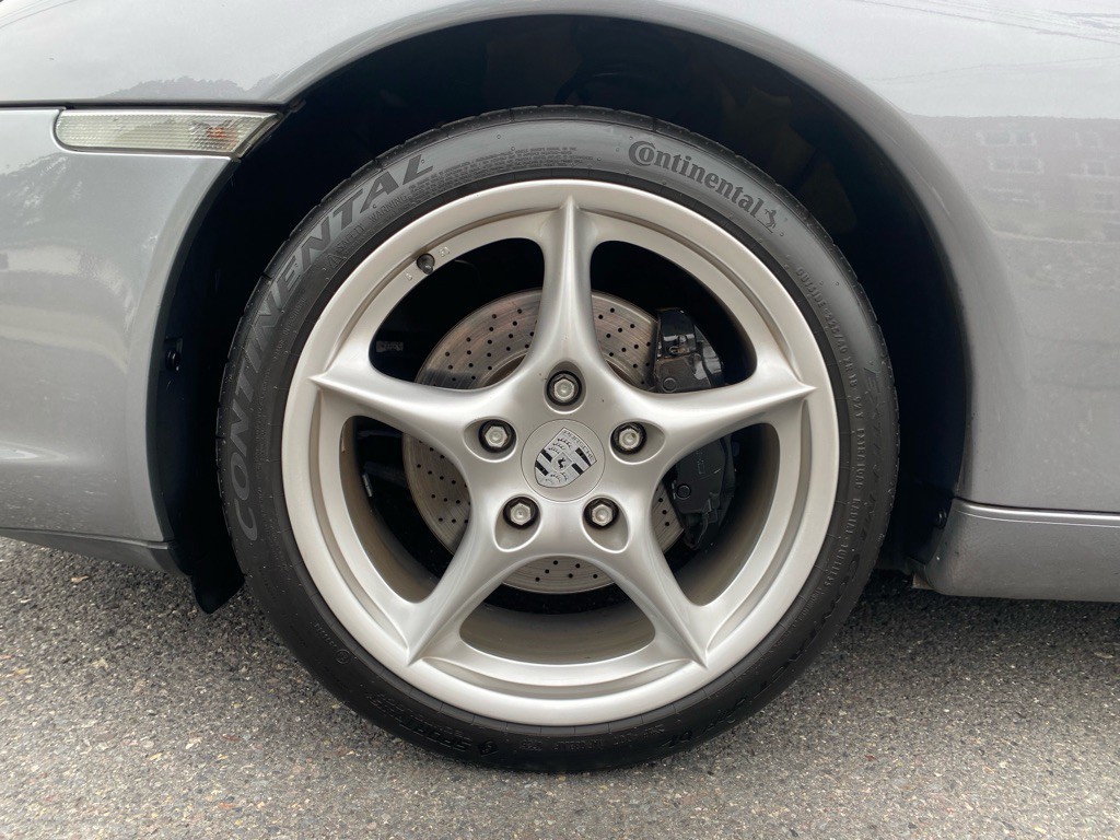 2003 Porsche 911 Image 11