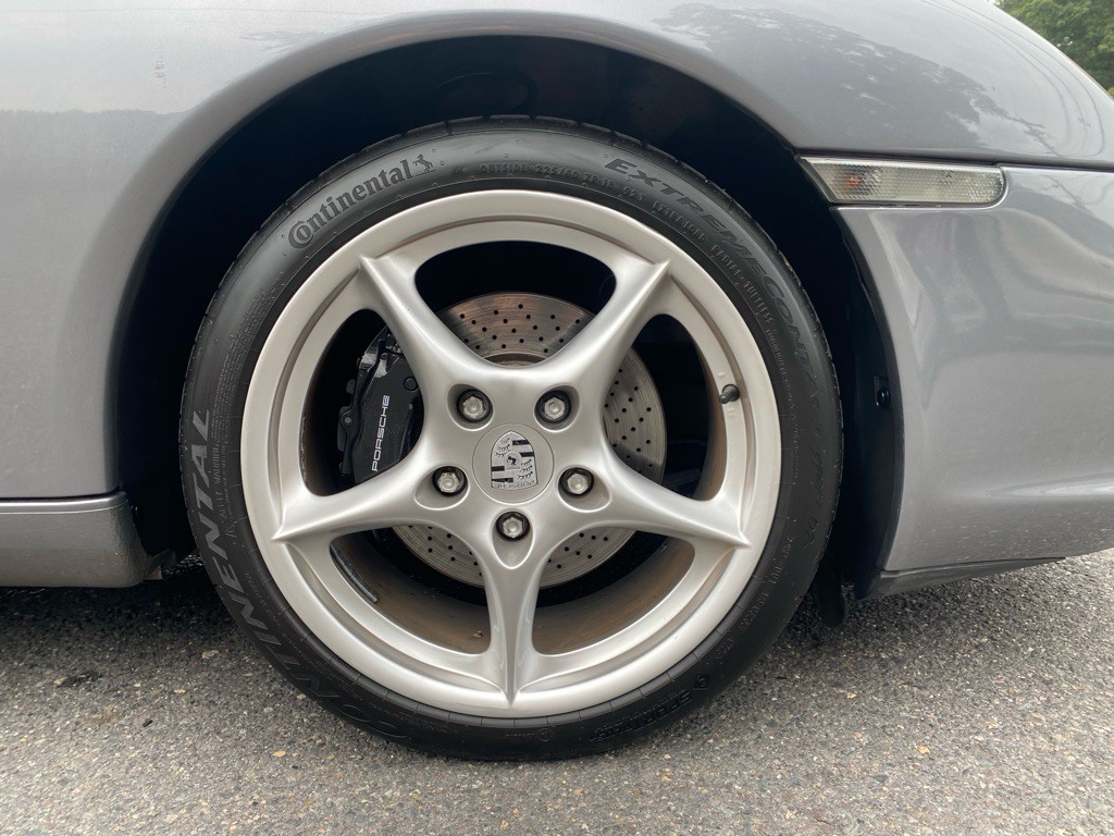 2003 Porsche 911 Image 12