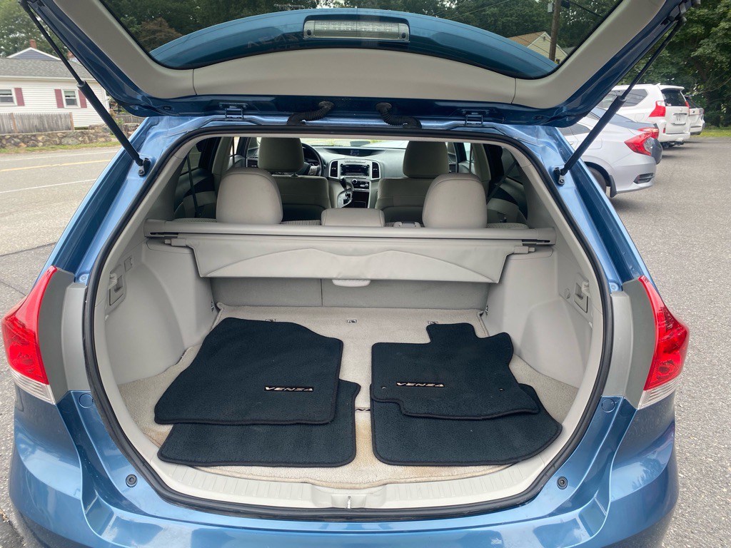 2011 Toyota Venza Image 10