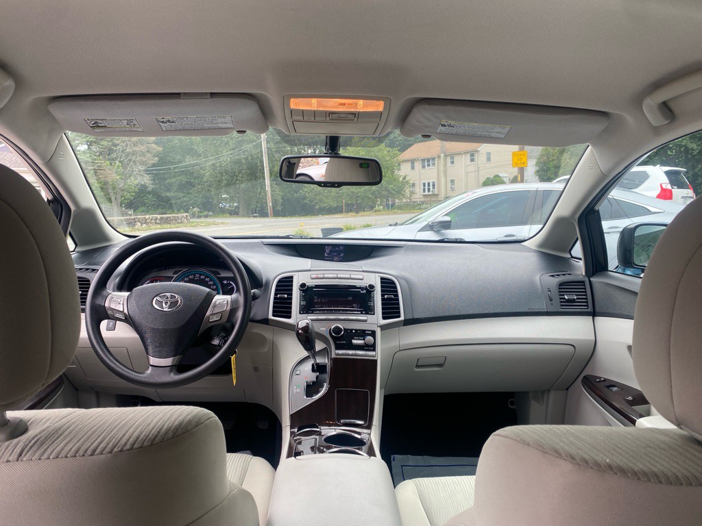 2011 Toyota Venza Image 21