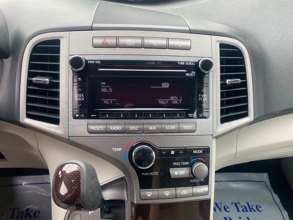 2011 Toyota Venza Image 28