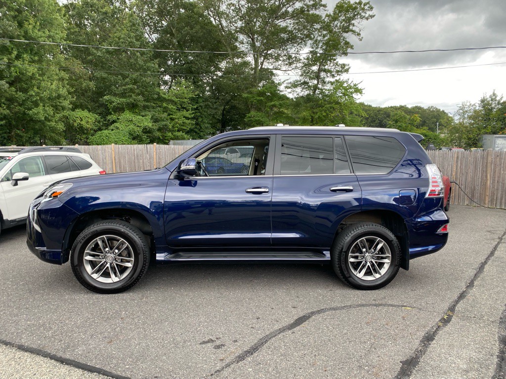 2022 Lexus GX Image 2