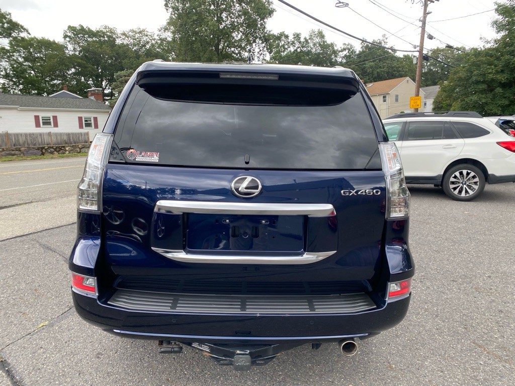 2022 Lexus GX Image 5