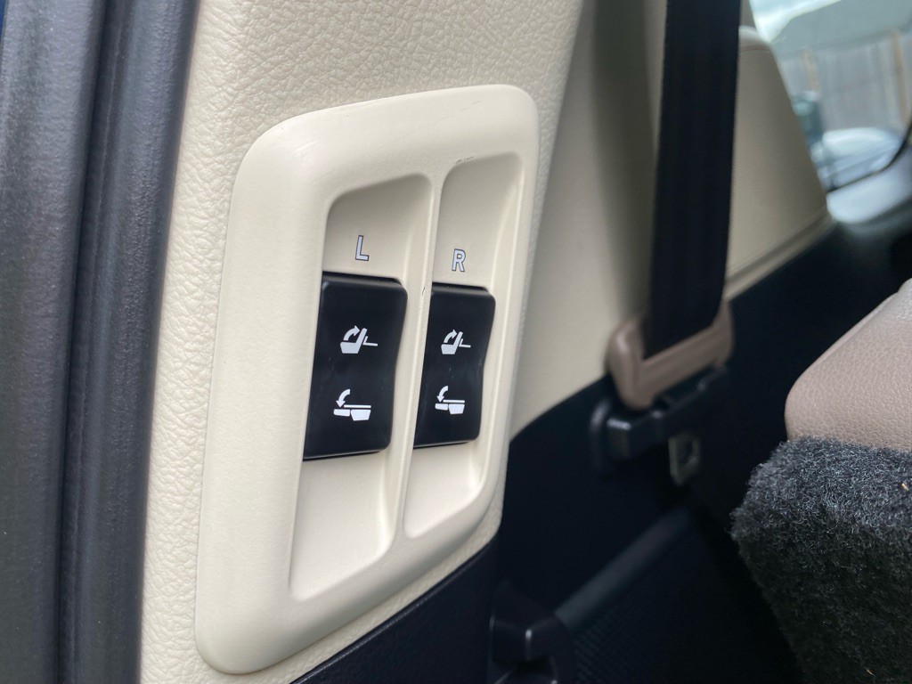 2022 Lexus GX Image 15