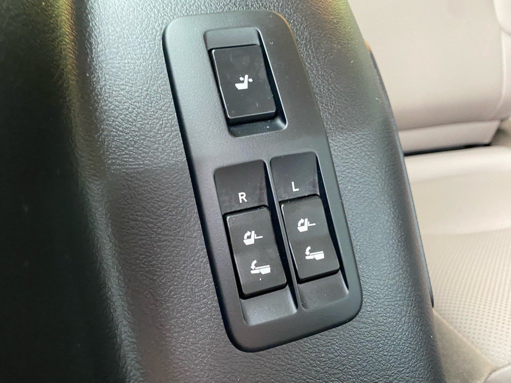 2022 Lexus GX Image 17