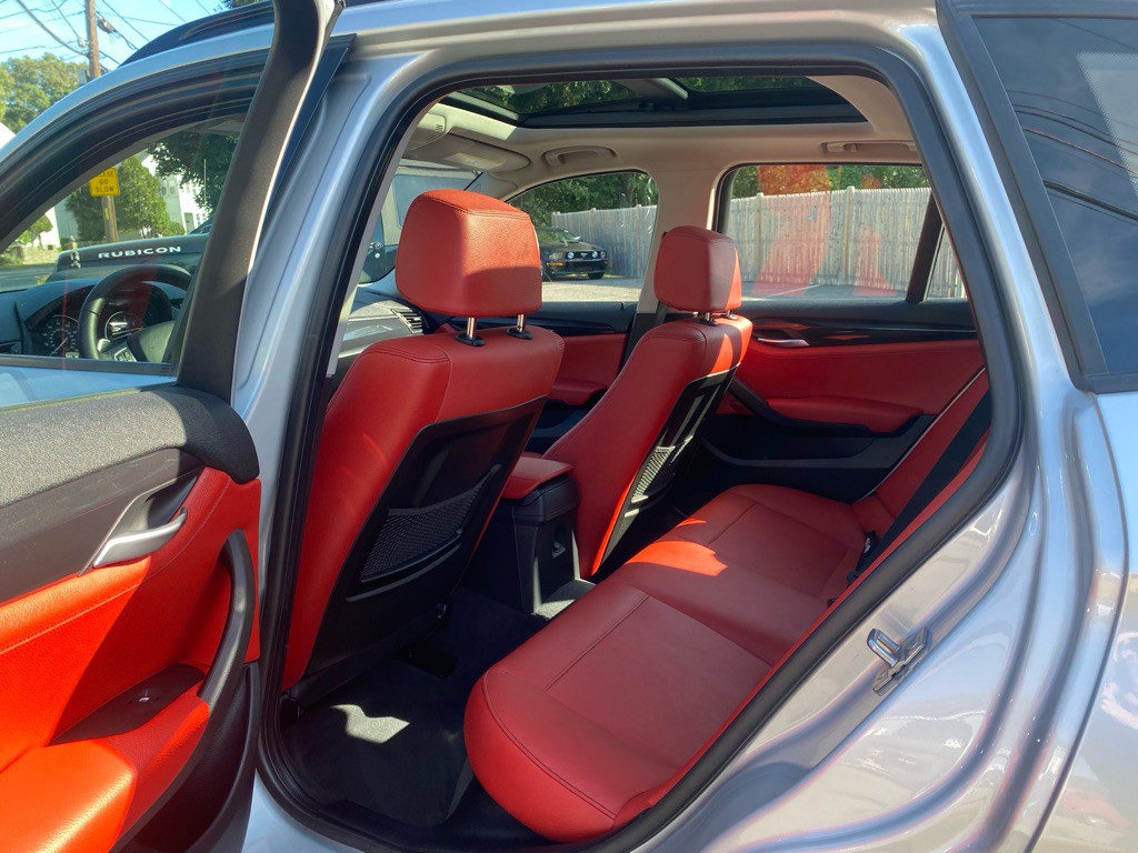 2013 BMW X1 Image 2