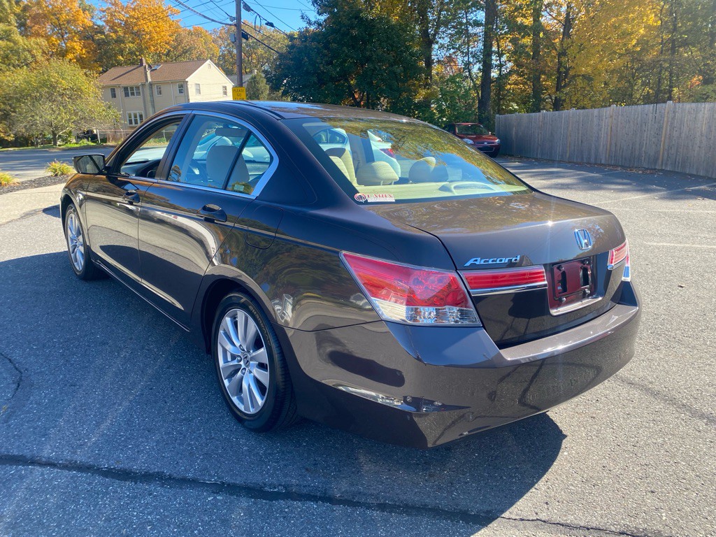 2011 Honda Accord Image 3