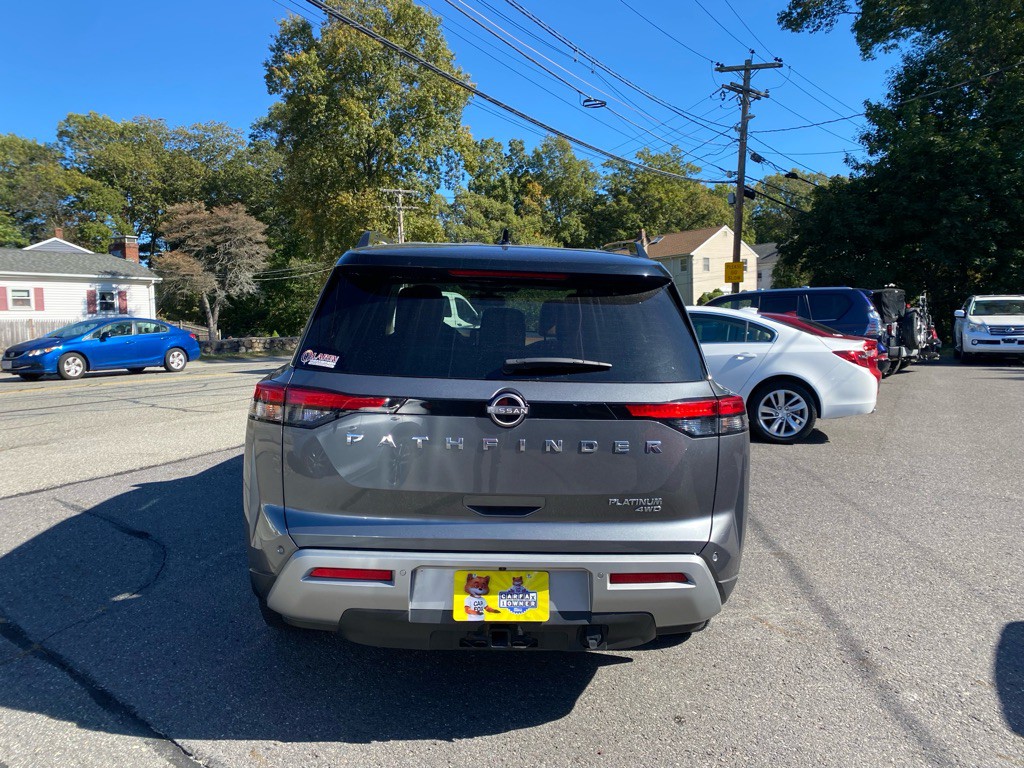 2022 Nissan Pathfinder Image 3