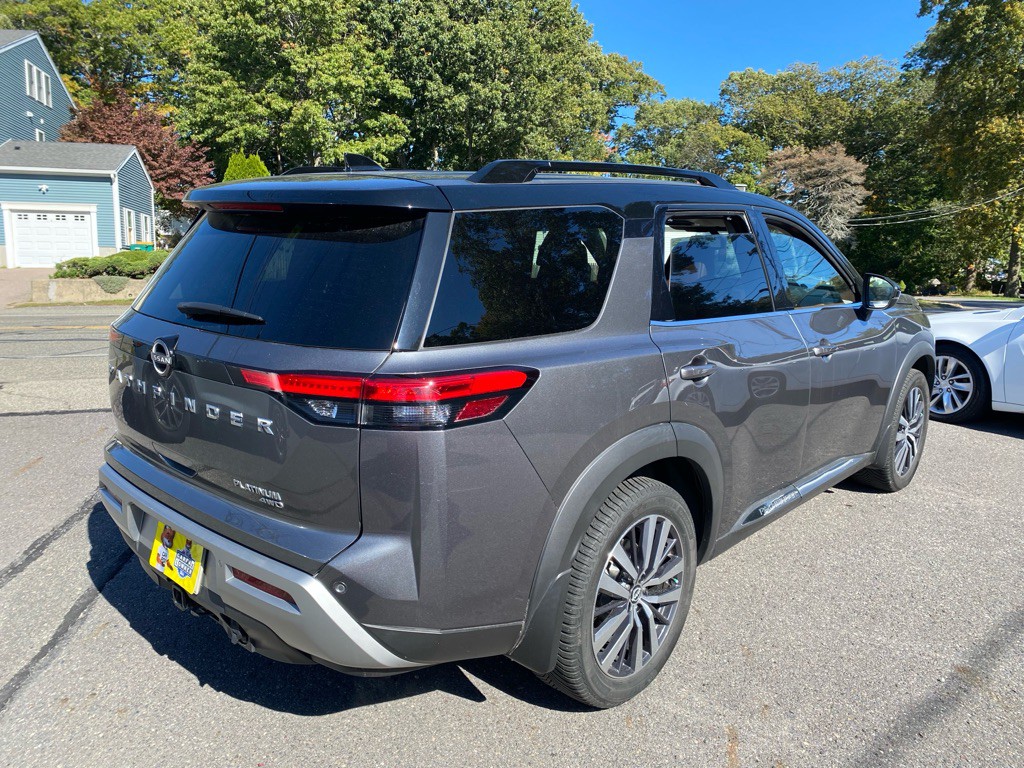2022 Nissan Pathfinder Image 5