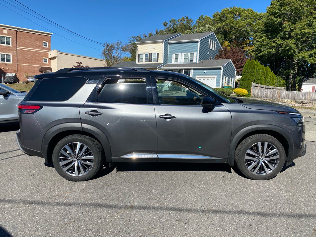 2022 Nissan Pathfinder Image 6