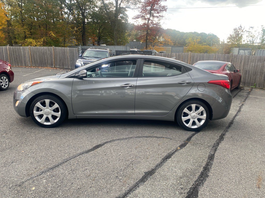 2013 Hyundai Elantra Image 2