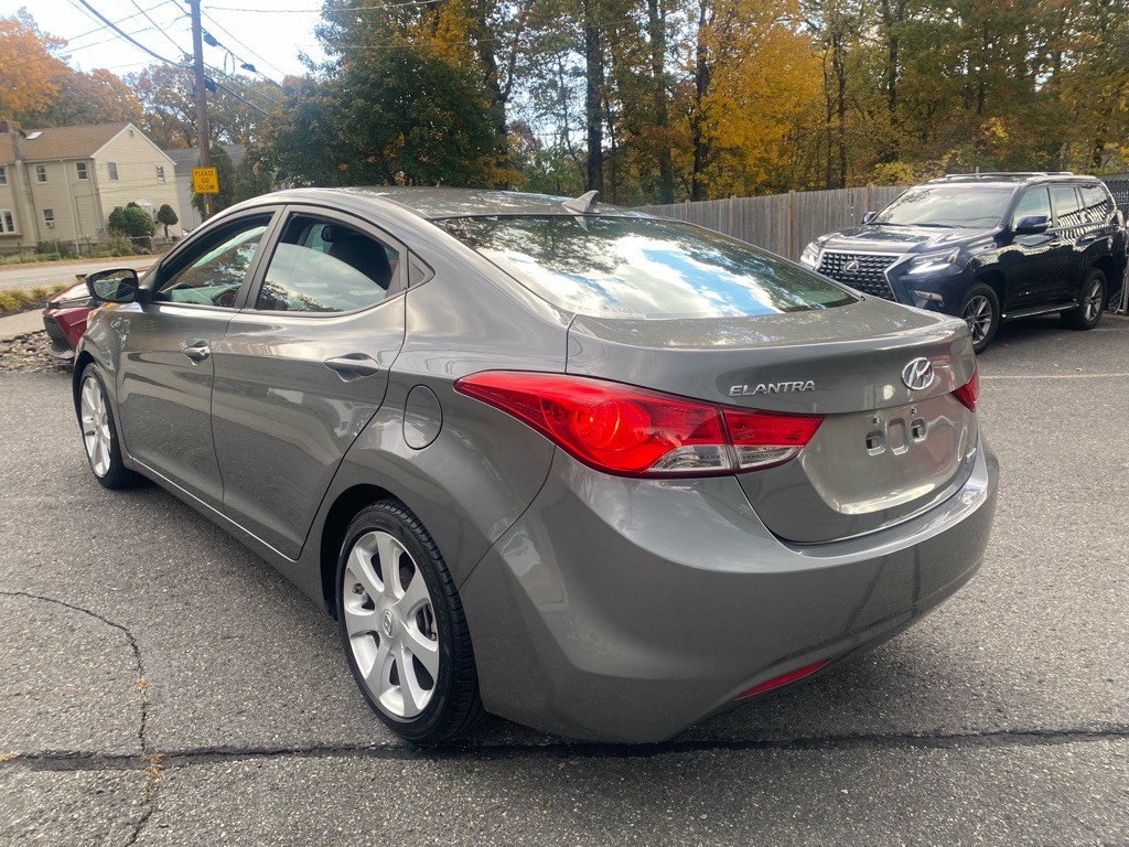 2013 Hyundai Elantra Image 3