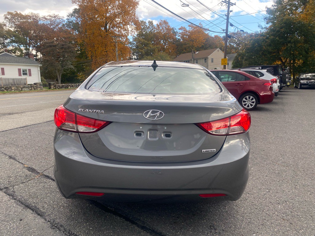 2013 Hyundai Elantra Image 4