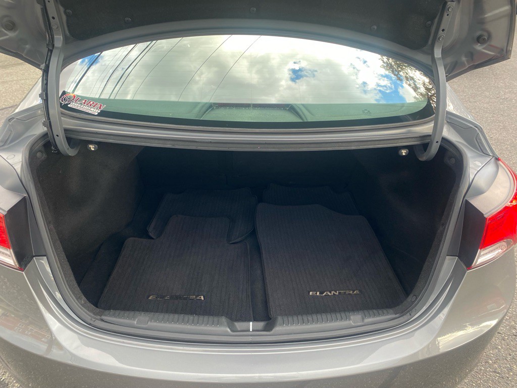 2013 Hyundai Elantra Image 5