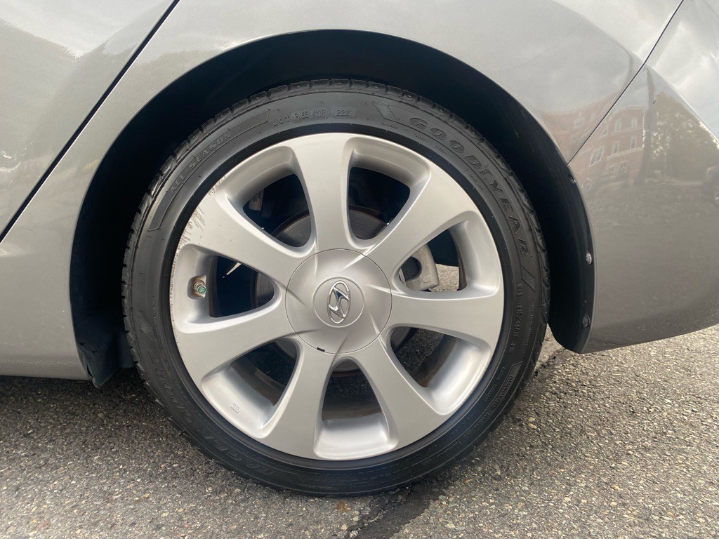 2013 Hyundai Elantra Image 11