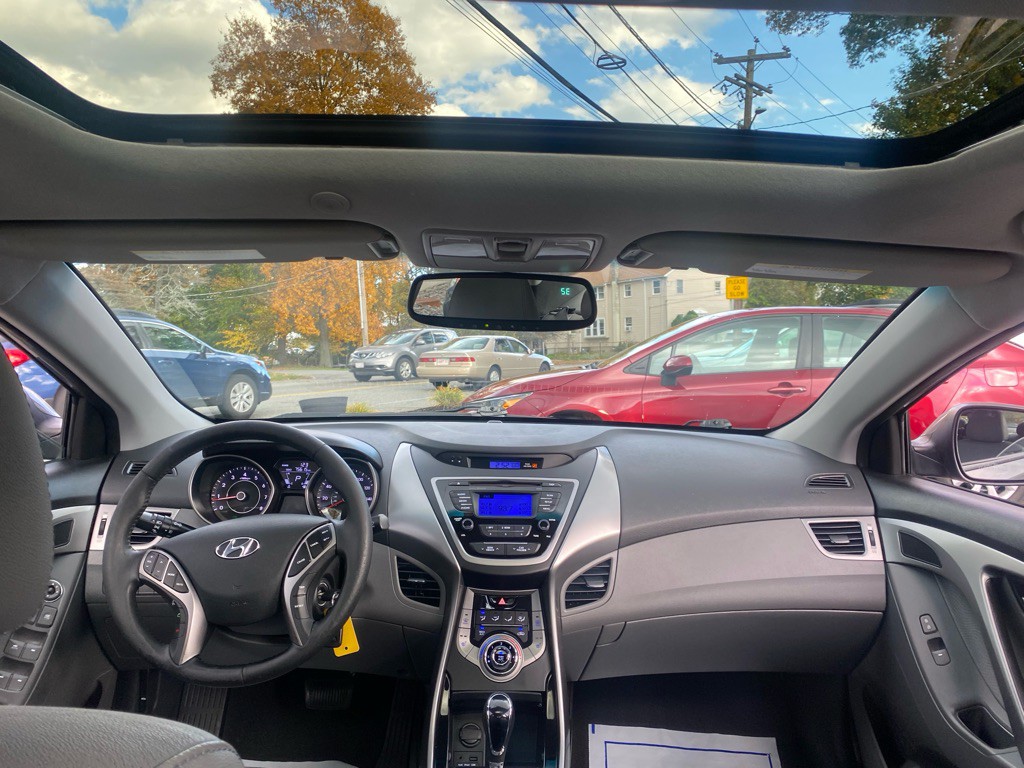 2013 Hyundai Elantra Image 23