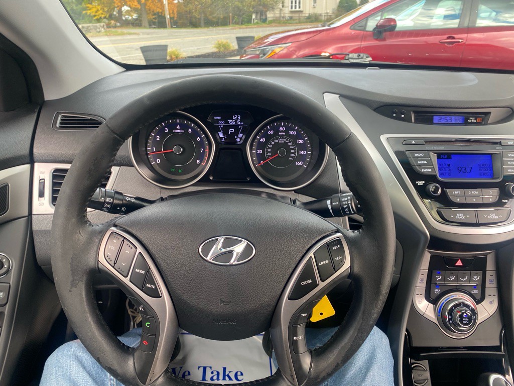 2013 Hyundai Elantra Image 26