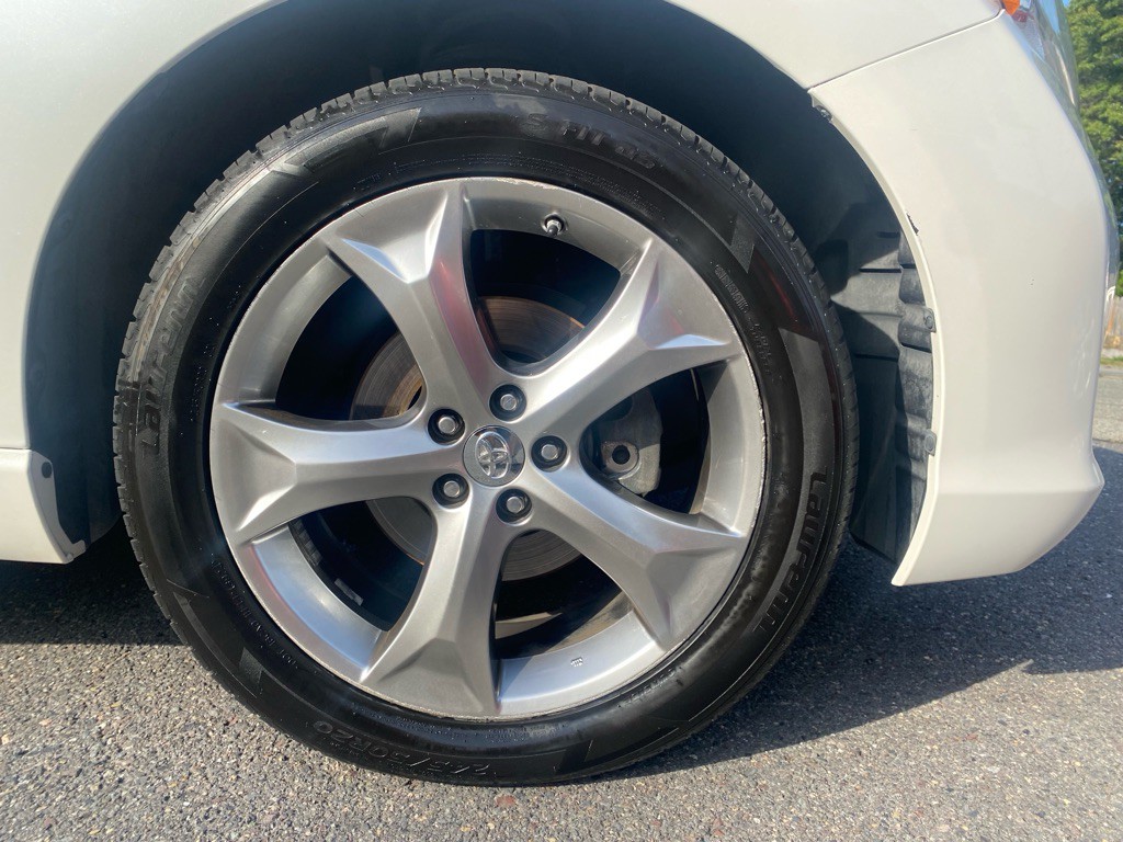 2012 Toyota Venza Image 13