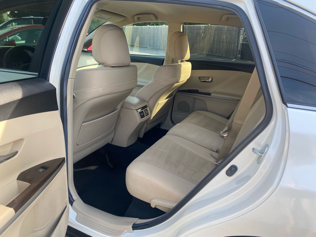 2012 Toyota Venza Image 14